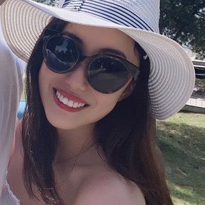 Meet your Posher, Anni